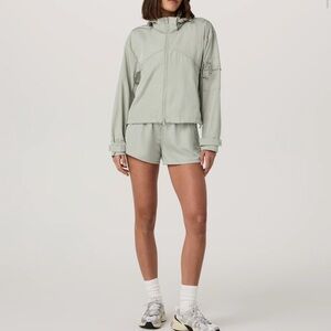 Vuori Light Green Talc Women's Active Set